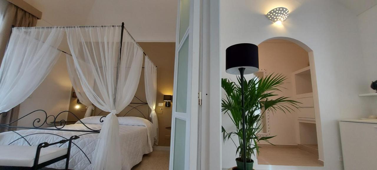 פסקיצ'י La Locanda Della Castellana Adults Only חדר תמונה