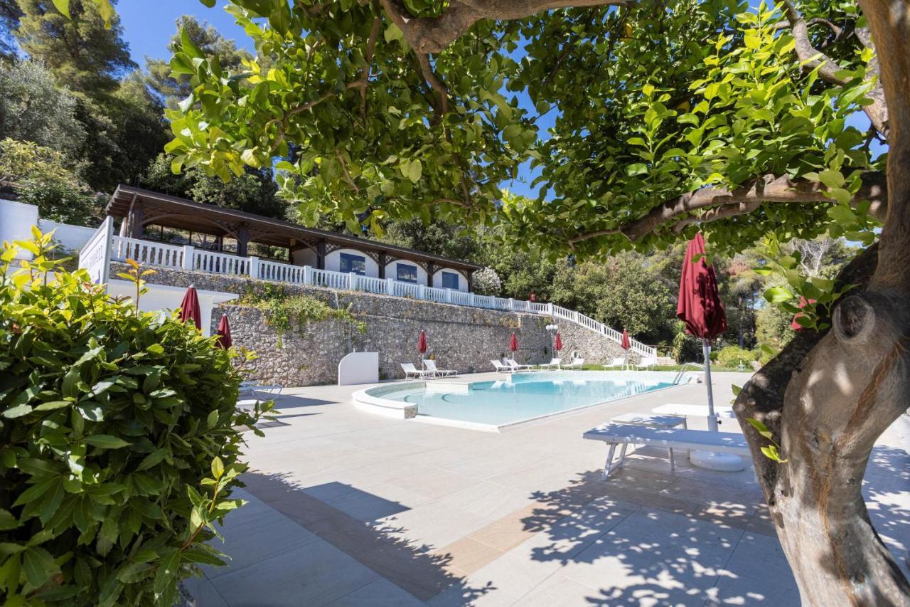 פסקיצ'י La Locanda Della Castellana Adults Only מראה חיצוני תמונה