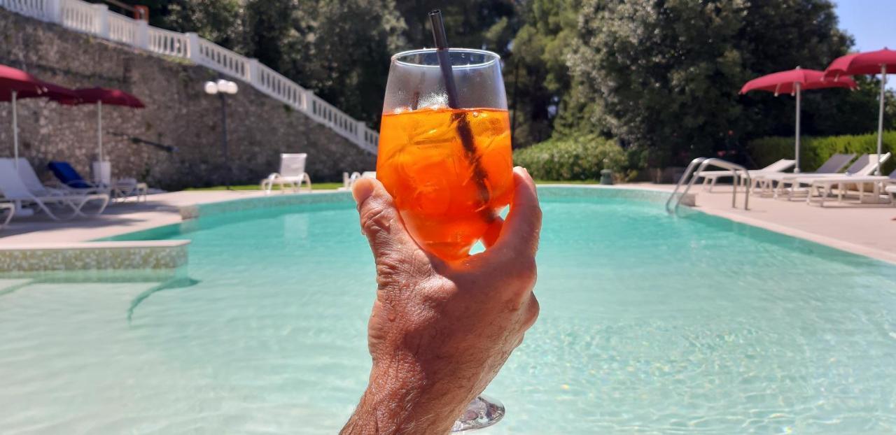 פסקיצ'י La Locanda Della Castellana Adults Only מראה חיצוני תמונה