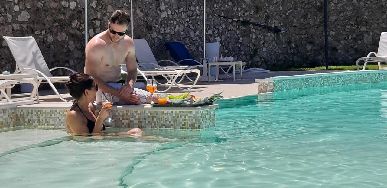 פסקיצ'י La Locanda Della Castellana Adults Only מראה חיצוני תמונה