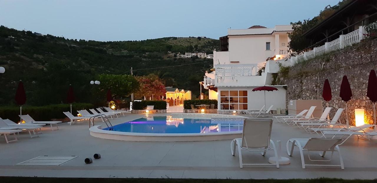 פסקיצ'י La Locanda Della Castellana Adults Only מראה חיצוני תמונה