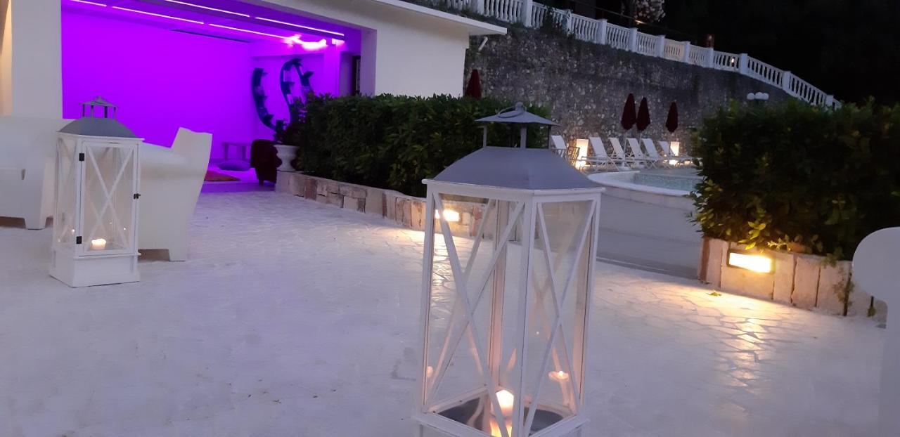 פסקיצ'י La Locanda Della Castellana Adults Only מראה חיצוני תמונה